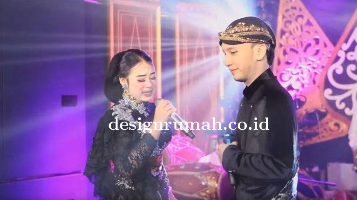 video-klip-lagu-lintang-asmoro-yang-dinyanyikan-oleh-niken-salindry-dan-akbar-syahalam.jpg